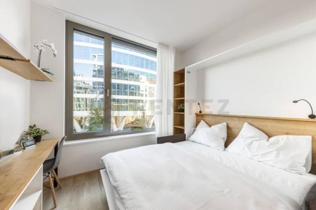 Mymozart Lux With Parking Included Apartment *